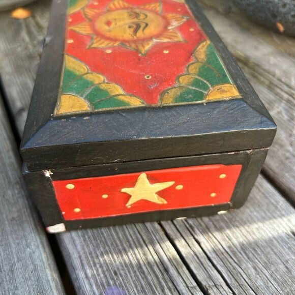 Hand Carved & Painted Celestial Wood Trinket Box Sun Moon Indonesia Vtg 90s - Picture 15 of 16